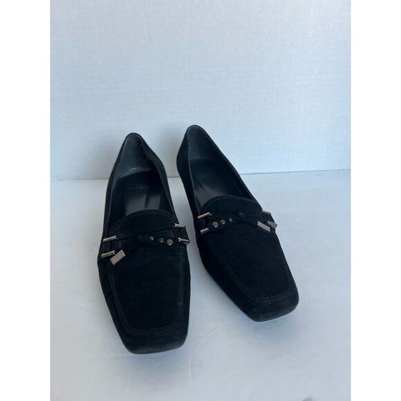 STUART WEITZMAN Black Perforated Suede Kitten Heel Pump Bow Shoes Sz 7.5M - Picture 4 of 9